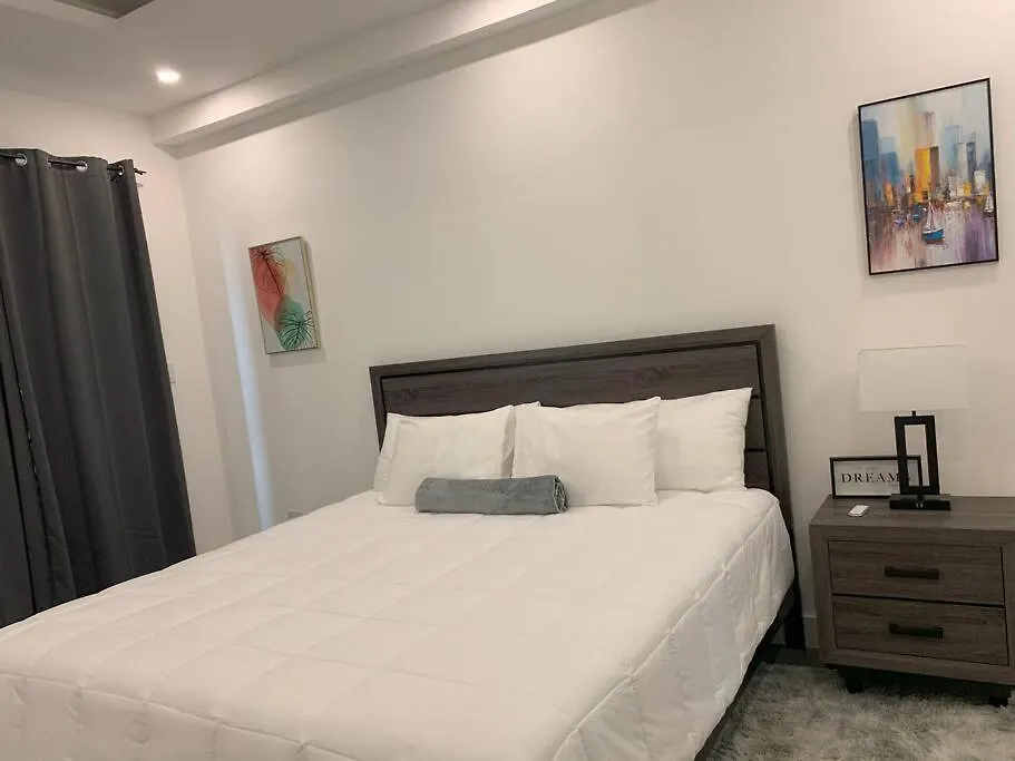 Appartamento Taryn Suite 2Br Apt In Kingston