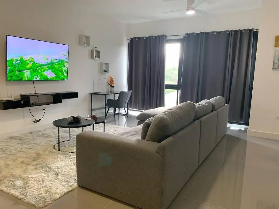 Taryn Suite 2Br Apt In Kingston Appartamento